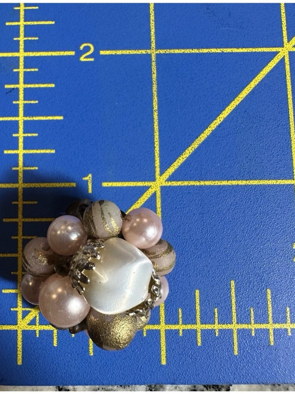 VTG Japan Signed Beaded Cluster Pink & Gold Clip On Earrings Estate Jewelry - Picture 3 of 4